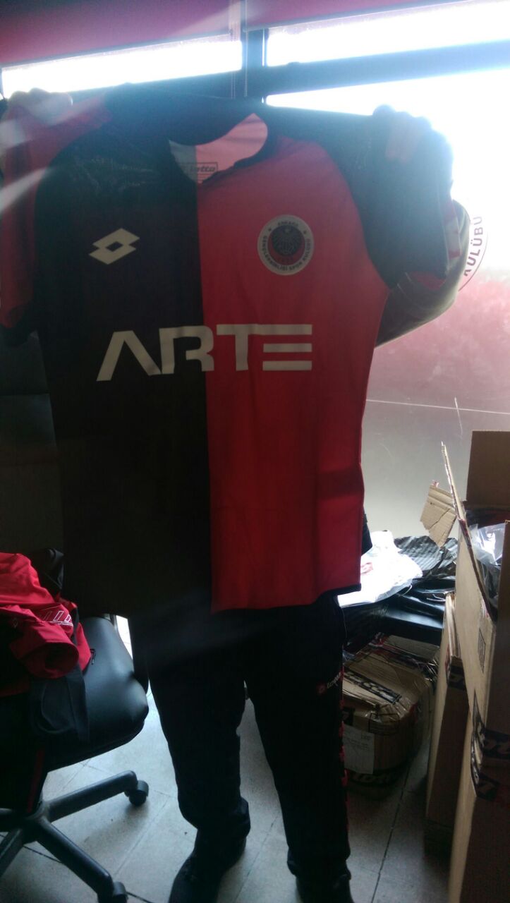 İsim:  692fe819-026d-43d9-8432-e0d6127bd8ea.jpg
Görüntüleme: 27
Büyüklük:  75.9 KB (Kilobyte)